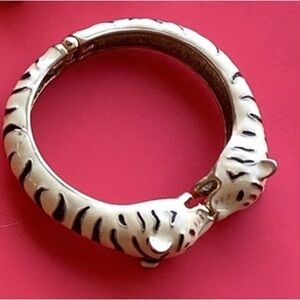 COPY - Vintage leopard clamper